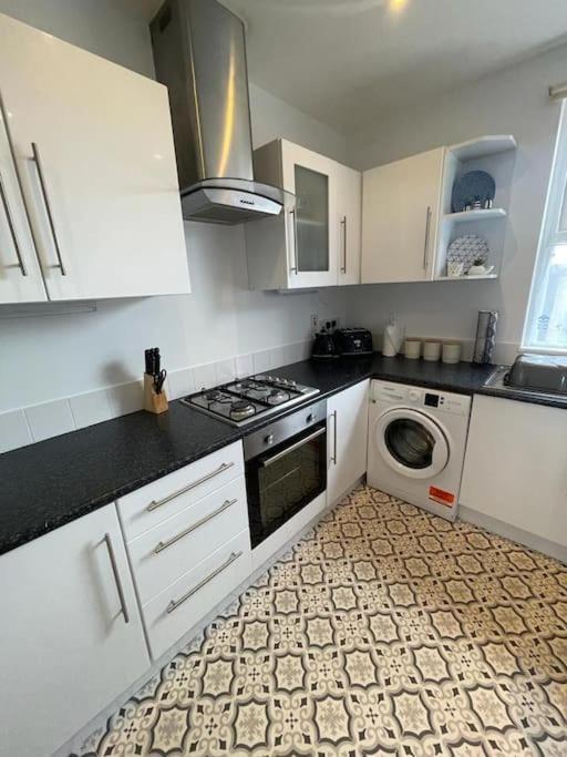 First Floor Apartment With Mountain Views Tywyn Exterior foto