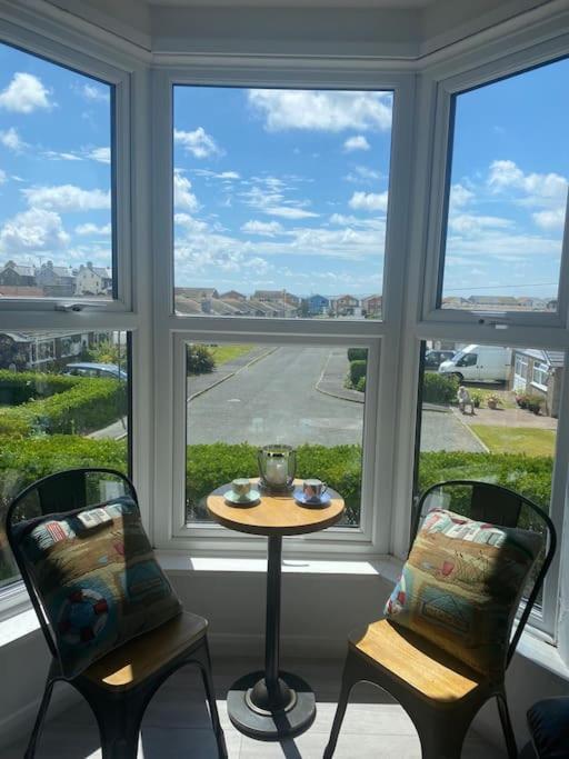 First Floor Apartment With Mountain Views Tywyn Exterior foto
